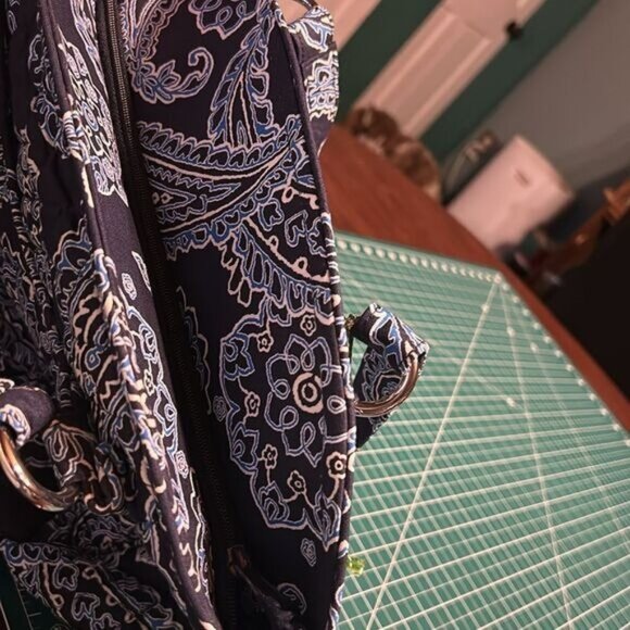 Vera Bradley Quilted Glenna Blue Bandana - Picture 5 of 7